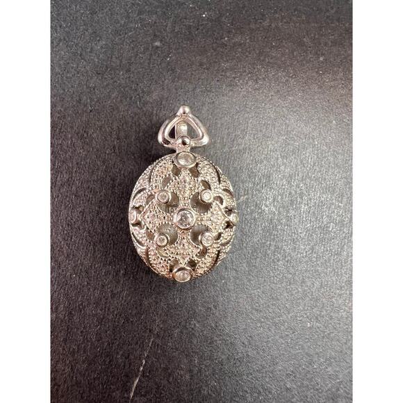 Vintage sterling silver poison locket Maltese cross pendant - Picture 2 of 9